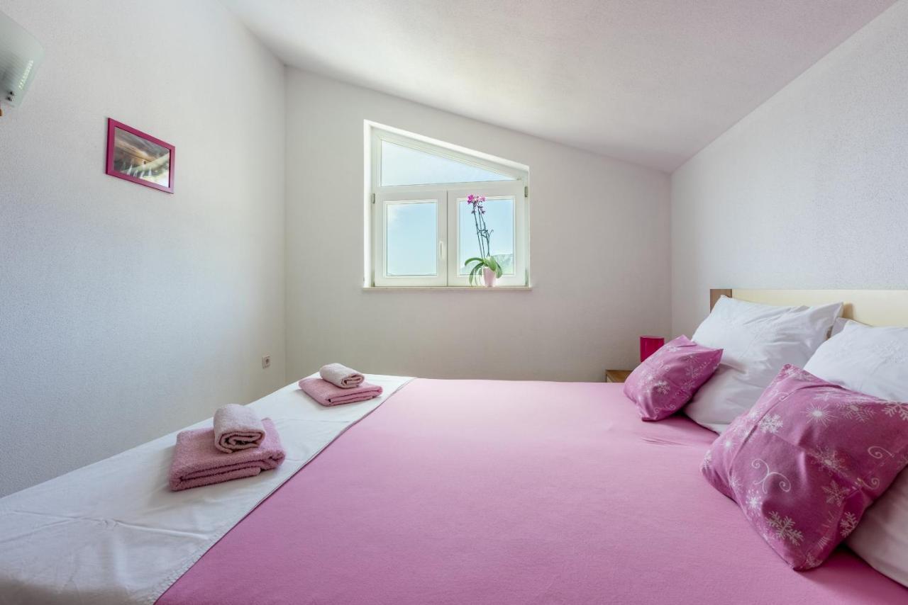 Jaric Apartament *