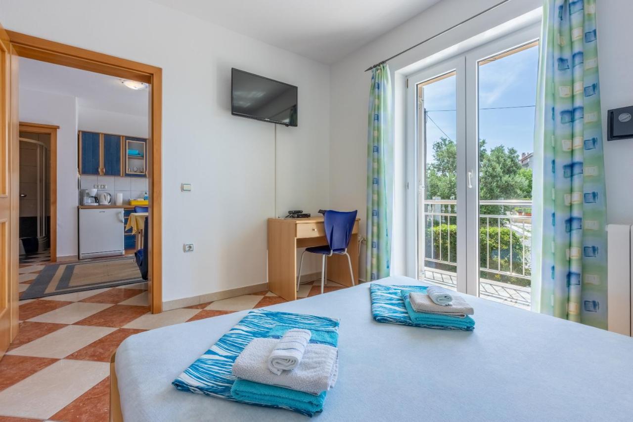 Jaric Apartament *