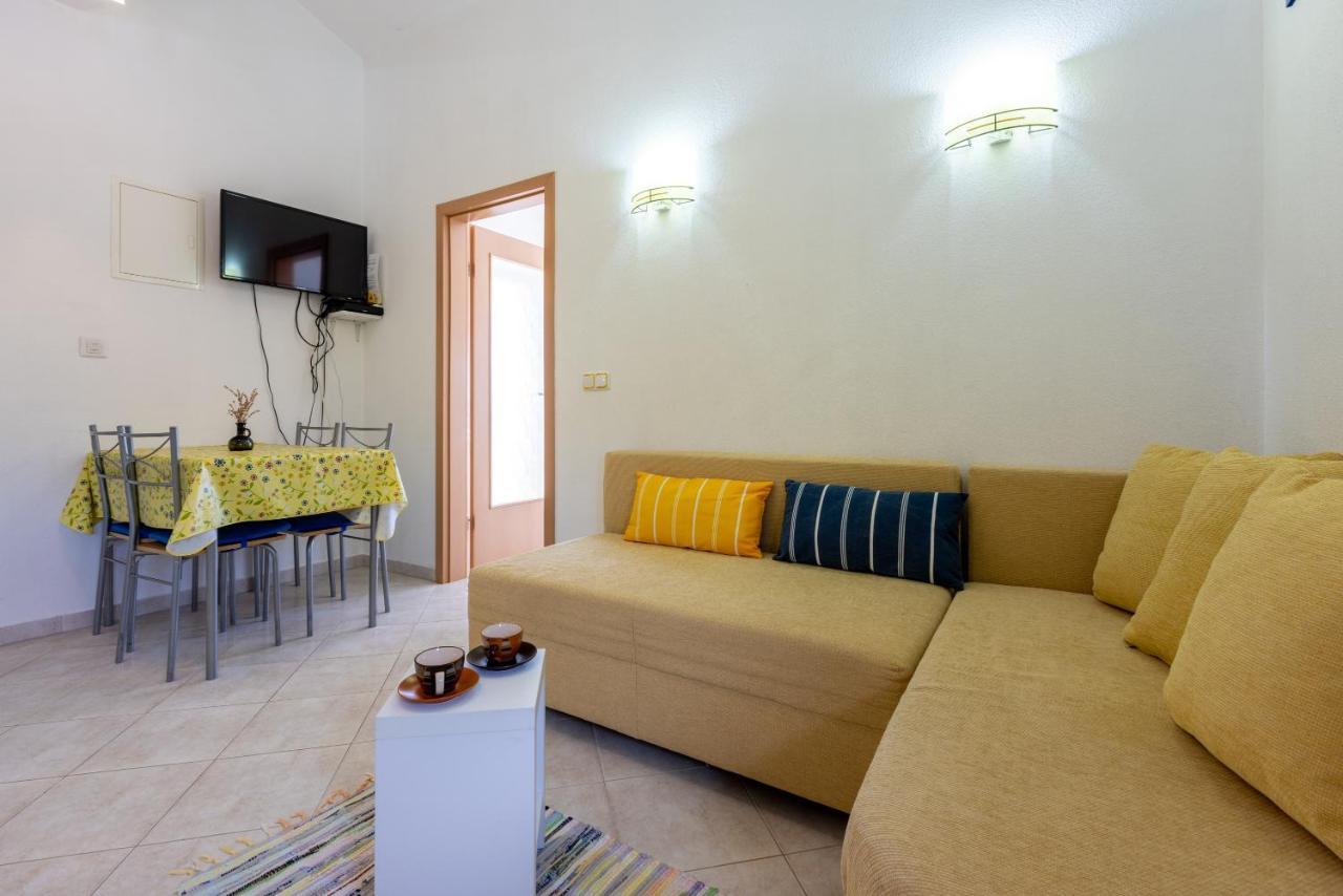 Apartament Jaric *