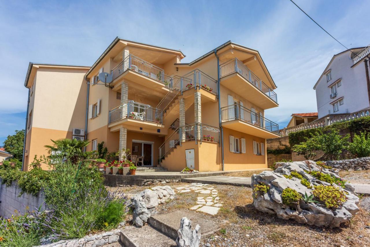 Apartament Jaric *