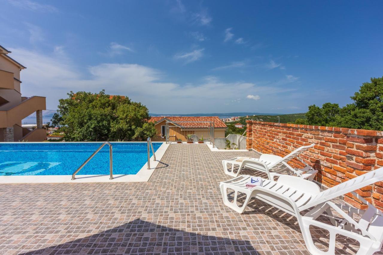 Jaric Apartament *