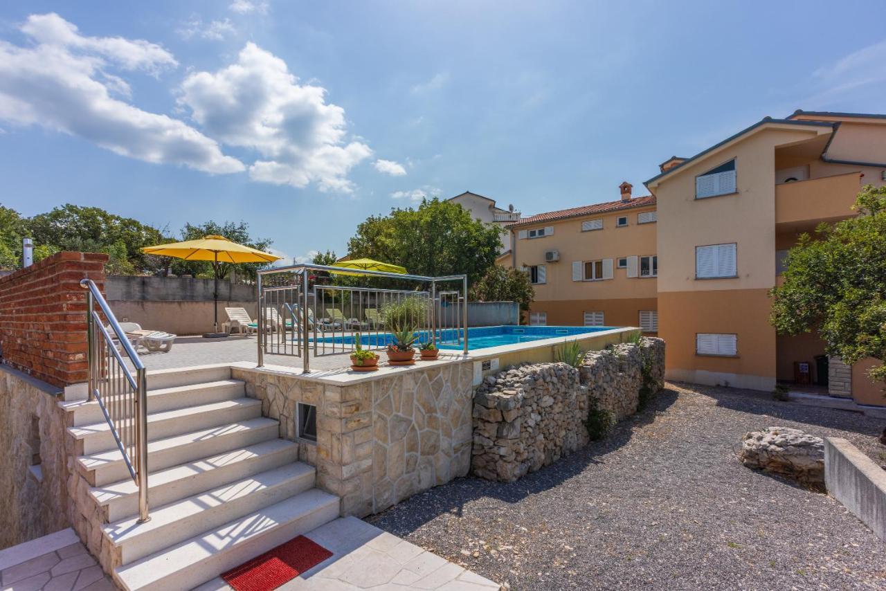 Apartament Jaric *